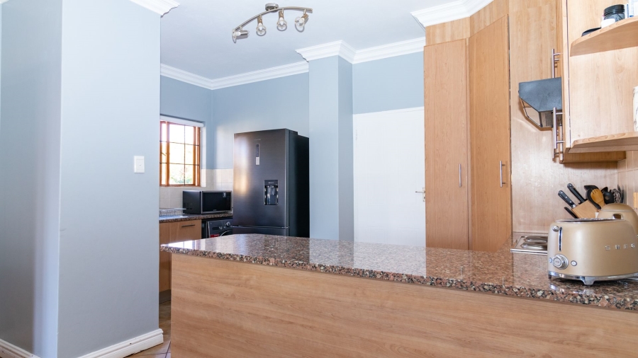 To Let 3 Bedroom Property for Rent in The Coves North West